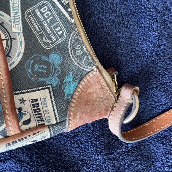 Disney Cruise Line Dooney & Bourke Crossbody Purse - Picture 8 of 9